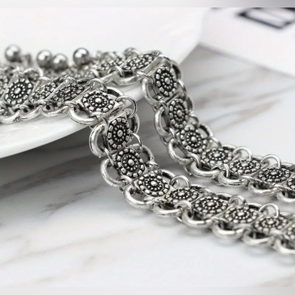 Vintage Style Silver Statement Elegance Necklace NWT! - Picture 2 of 3